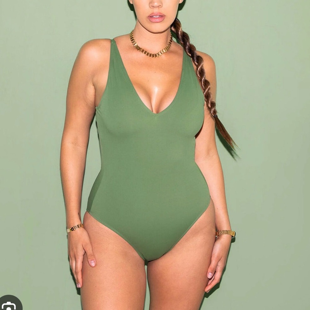 Ta3 Green V-Neck Swimsuit in large short